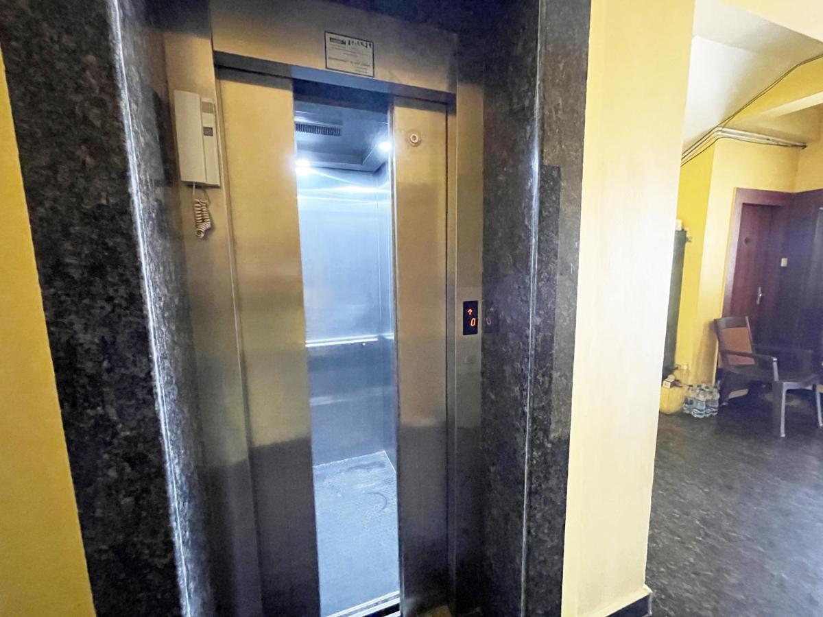 Hotel AAVAASS Puri Buitenkant foto