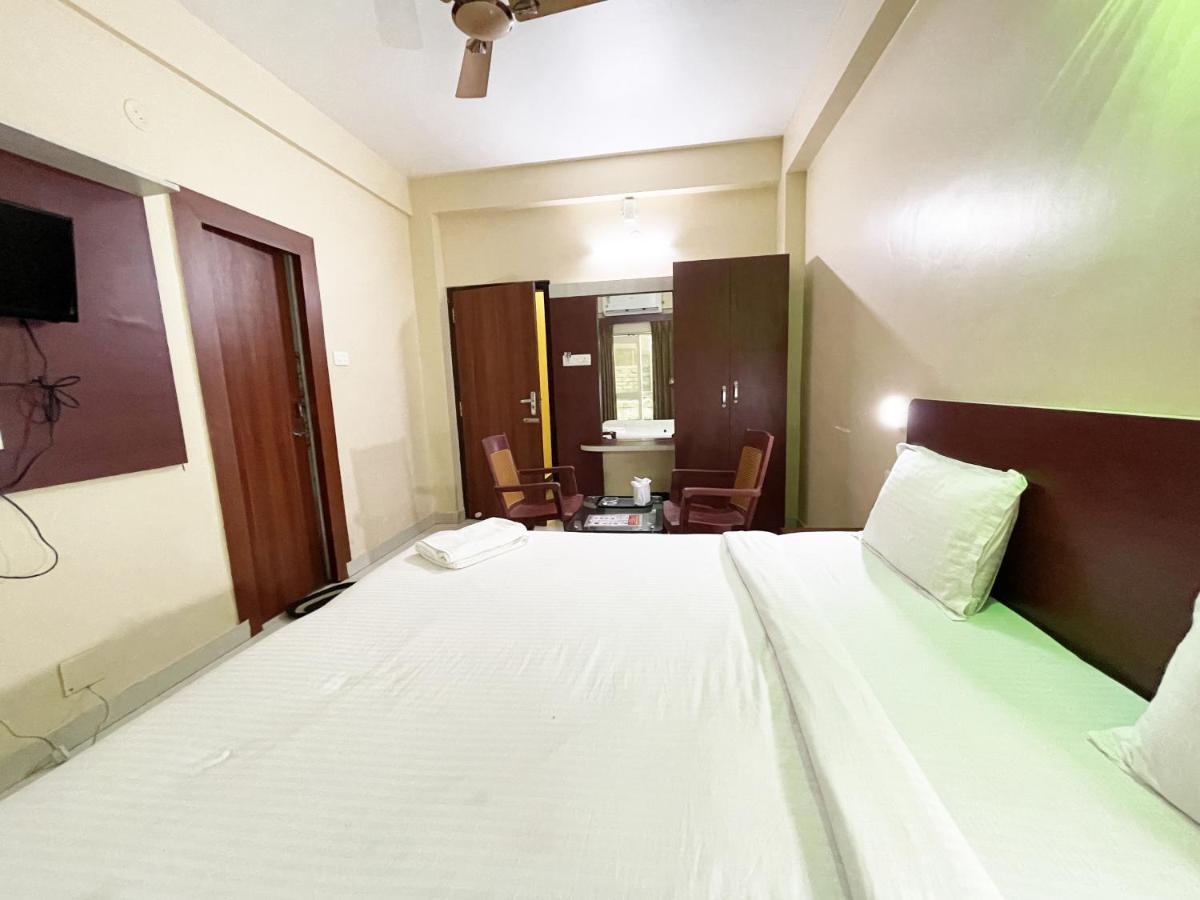 Hotel AAVAASS Puri Buitenkant foto