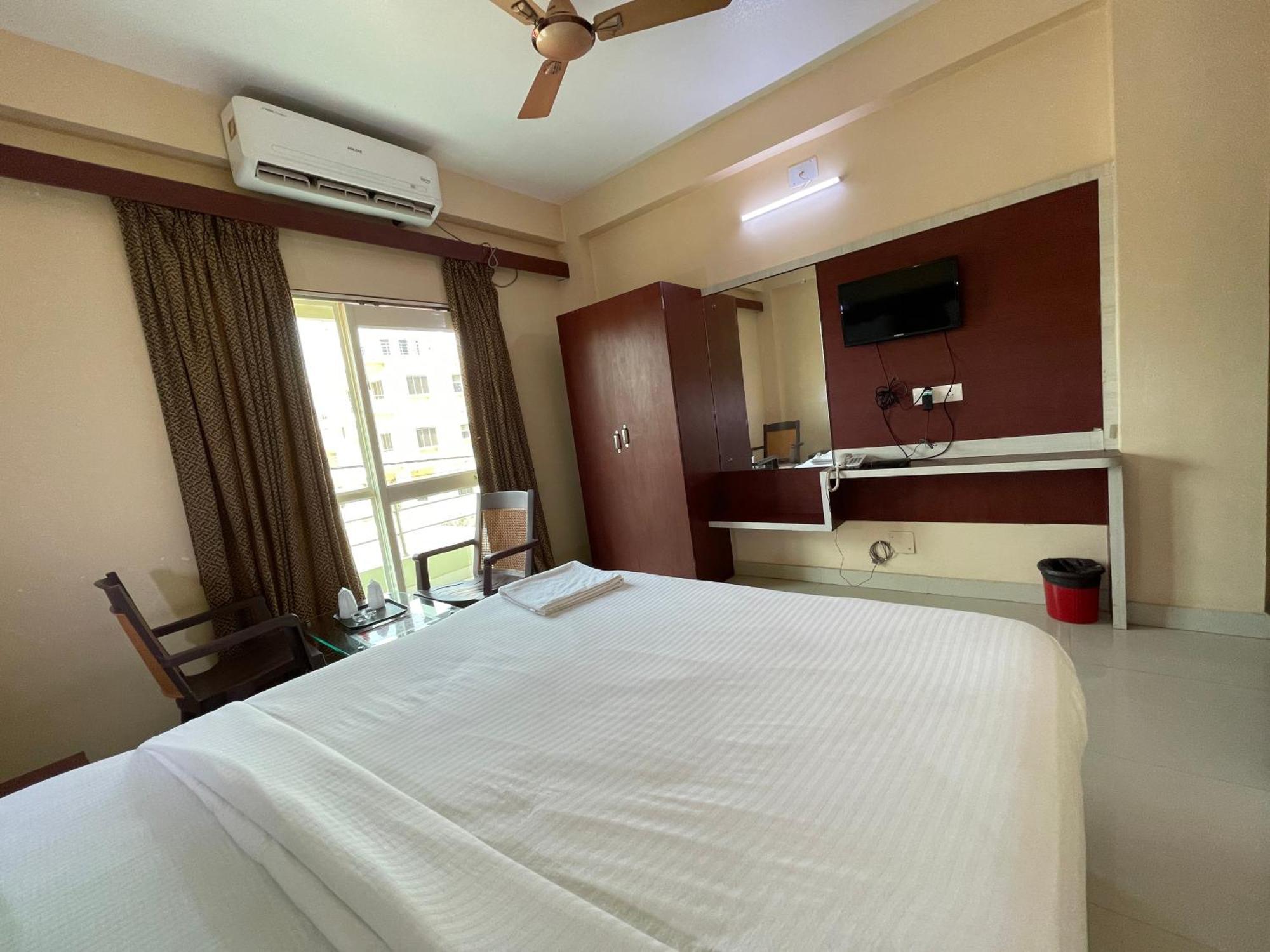 Hotel AAVAASS Puri Buitenkant foto
