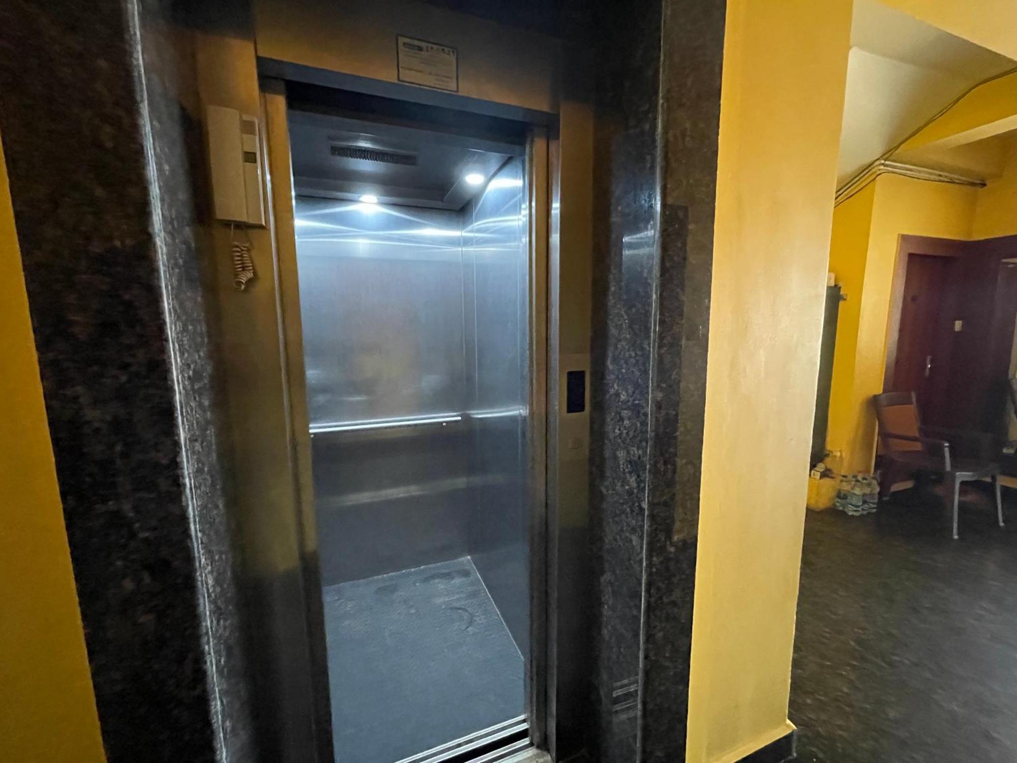 Hotel AAVAASS Puri Buitenkant foto